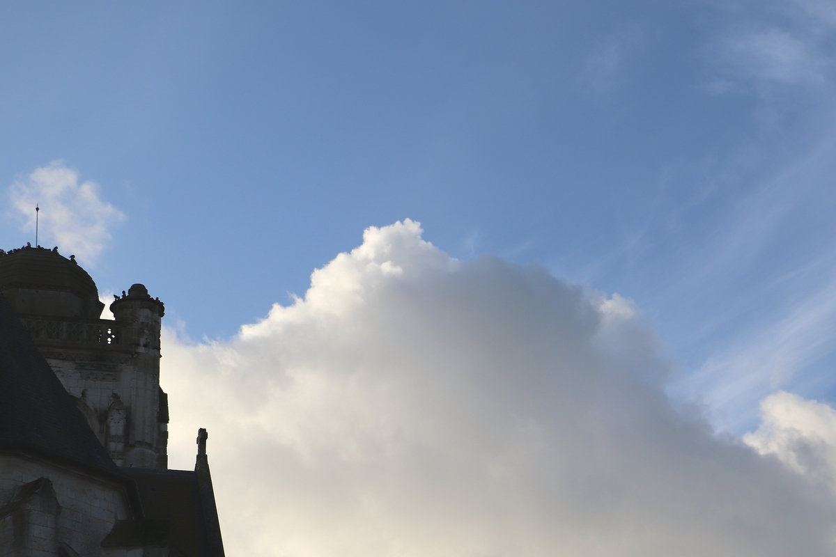 Gros nuage de beau temps